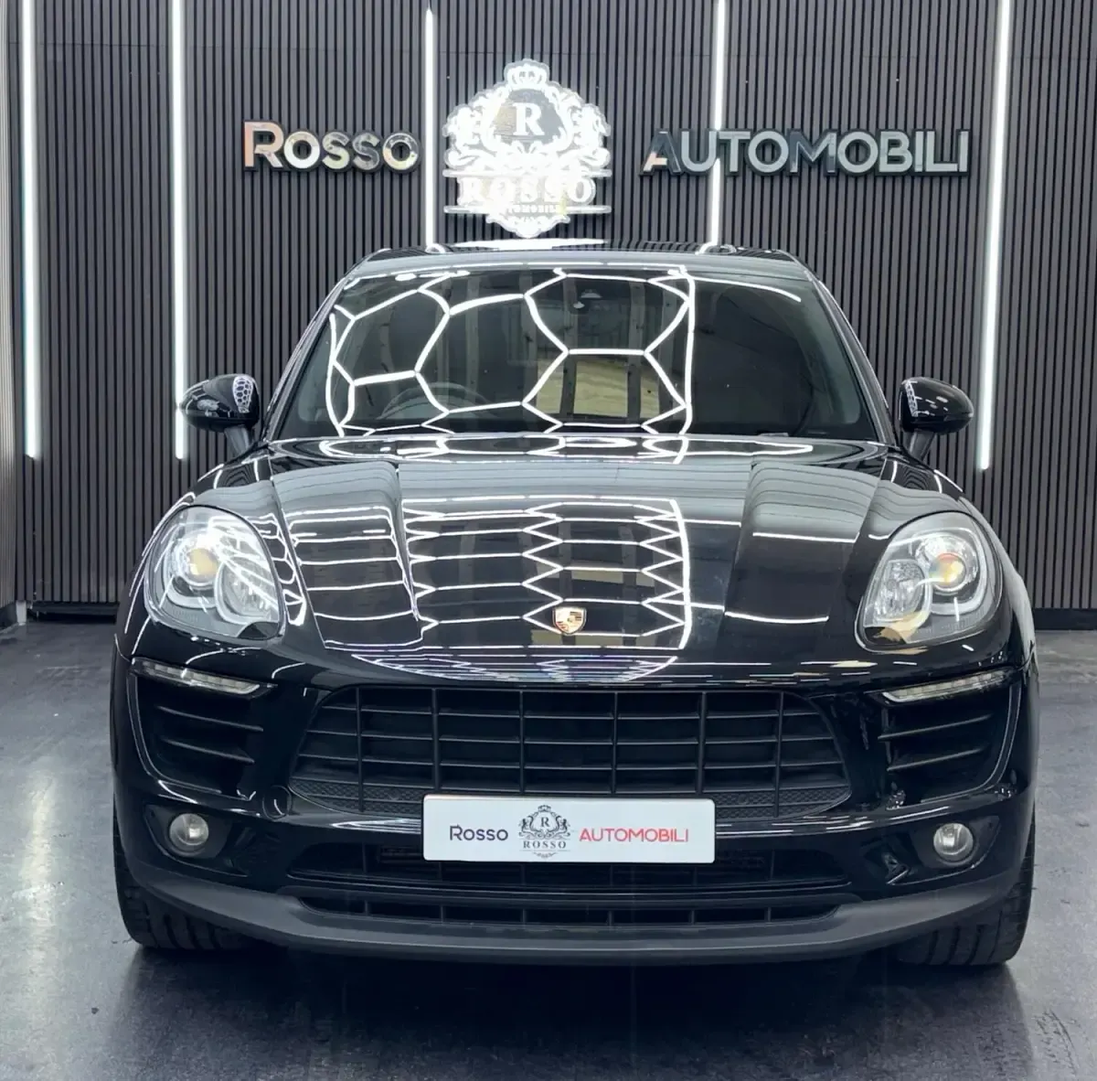 Used Porsche Macan 258 HP (189 kW) 2015 Black SUV