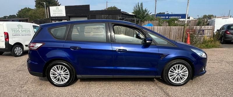 Used Ford S-MAX Zetec 2017 Blue MPV