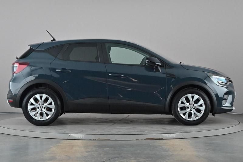 Used Renault Captur Iconic 90 HP (66 kW) 2022 Blue SUV