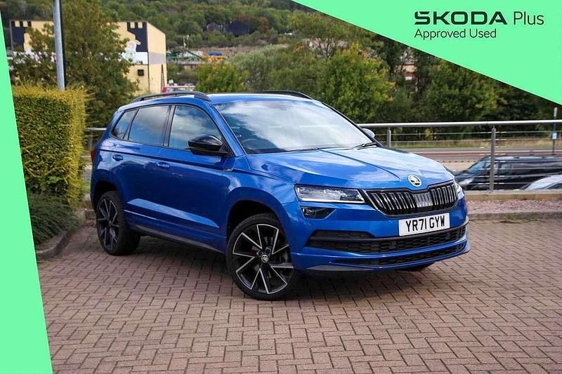 Race blue metallic Used 2021 Skoda Karoq SportLine SUV | £22,437 (Fair price) - Image 1/4