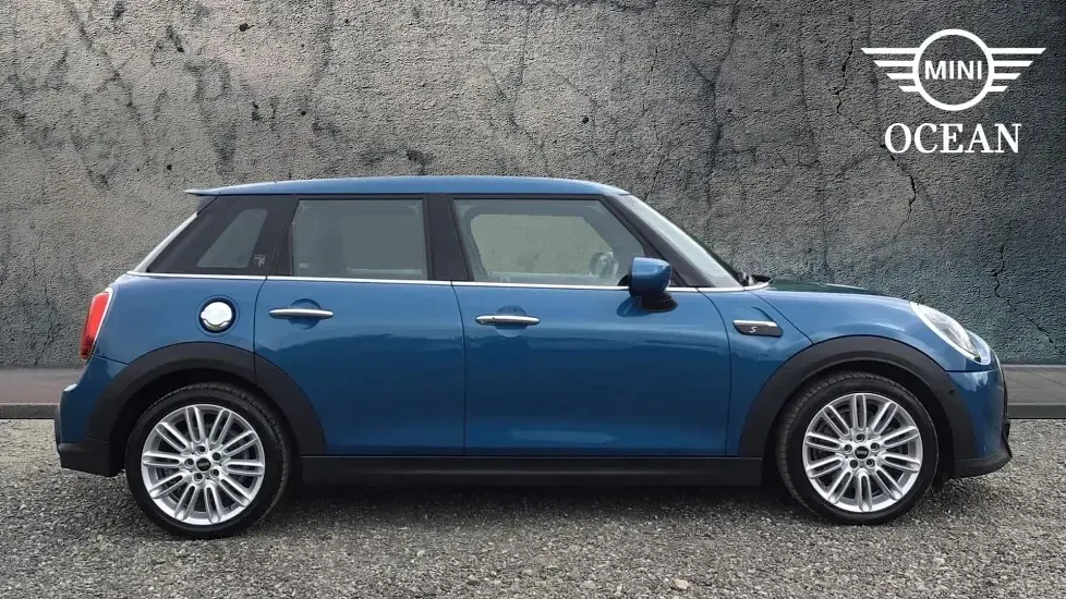 Used Mini Cooper S Exclusive 176 HP (129 kW) 2023 Blue Hatchback