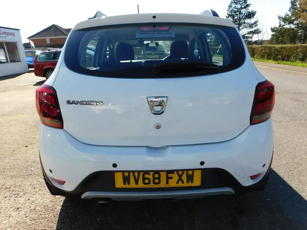 Used Dacia Sandero Comfort 90 HP (66 kW) 2018 White Hatchback