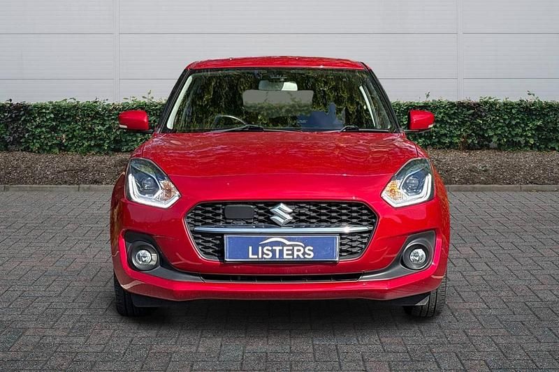 Usado Suzuki Swift SZ5 83 HP (61 kW) 2022 Vermelho Citadino