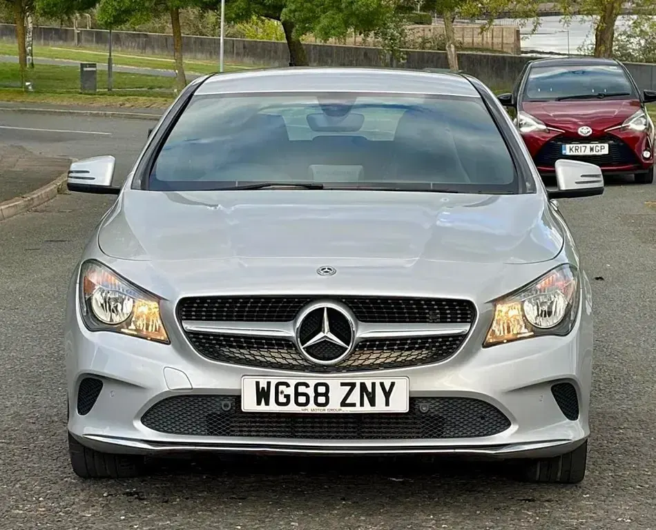 Usado Mercedes CLA180 Shooting Brake 122 HP (89 kW) 2018 Prateado Carrinha