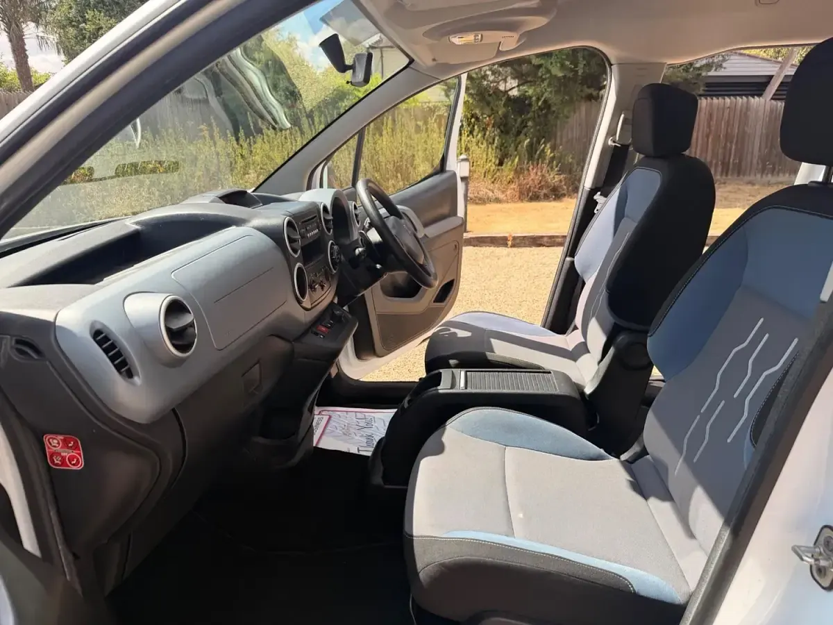 Used Peugeot TePee S 2014 White MPV