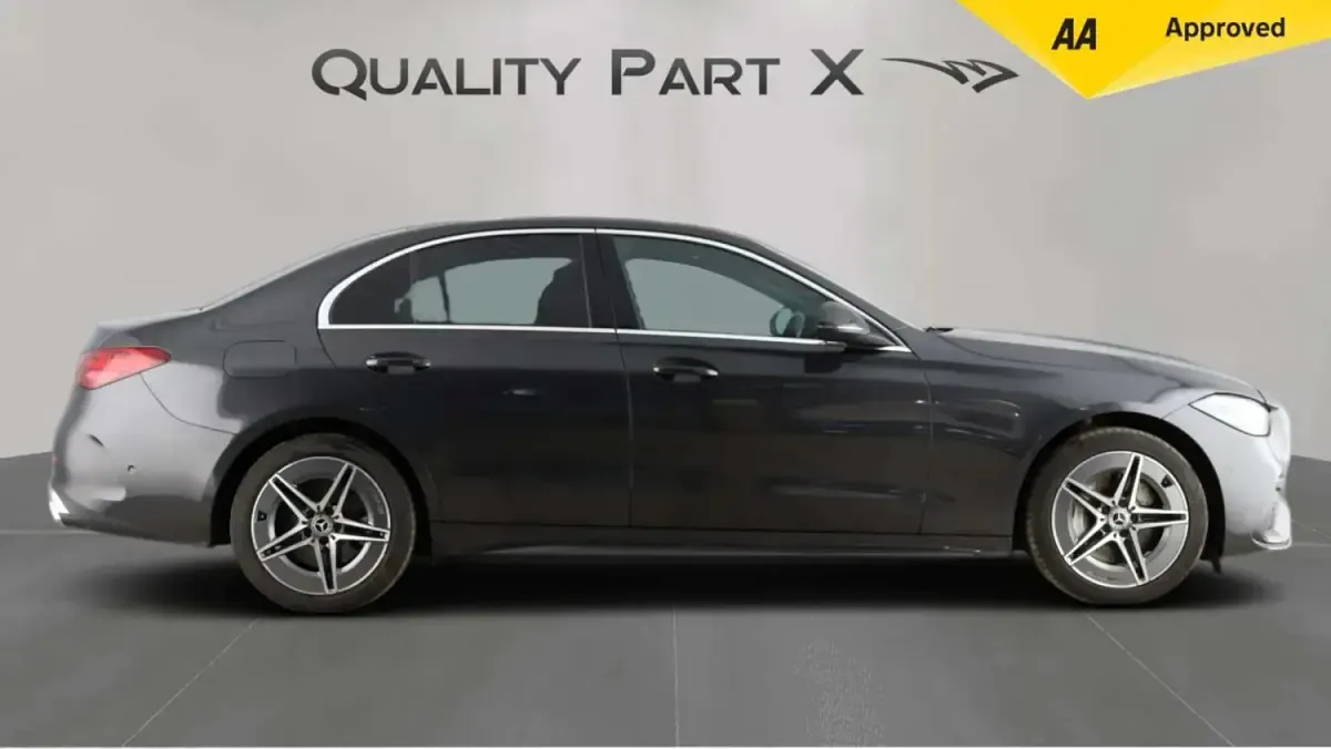 Usado Mercedes C300e AMG line 2023 Cinzento Sedan