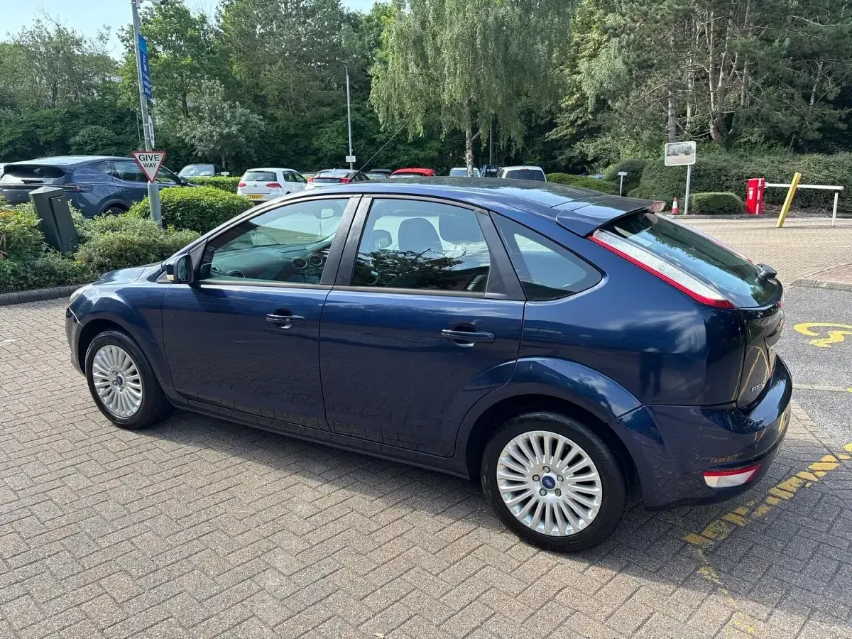 Used Ford Focus Titanium 2011 Blue Hatchback