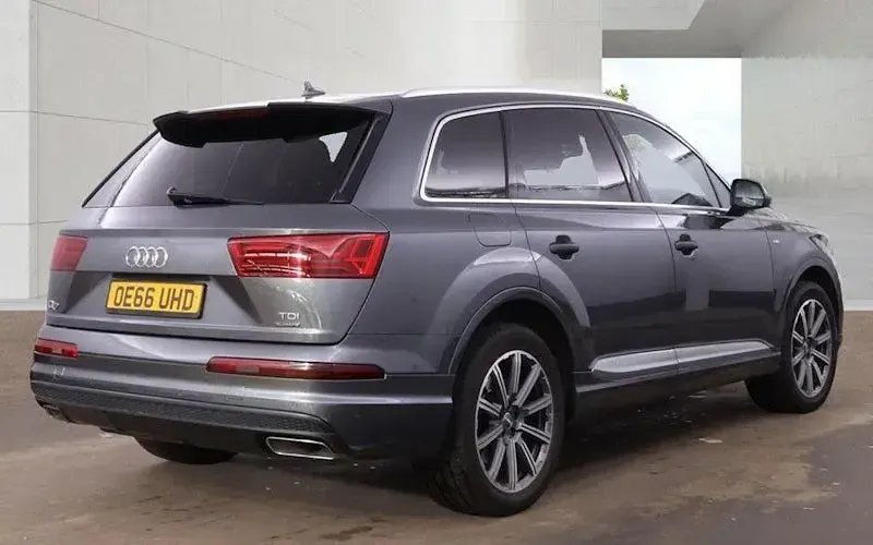 Usado Audi Q7 S-Line 218 HP (160 kW) 2017 Cinzento SUV