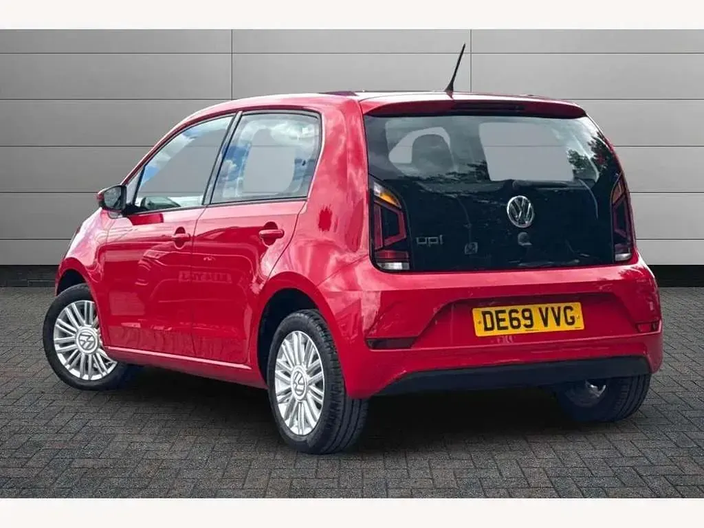 Used VW up! Move 60 HP (44 kW) 2019 Tornado red Hatchback