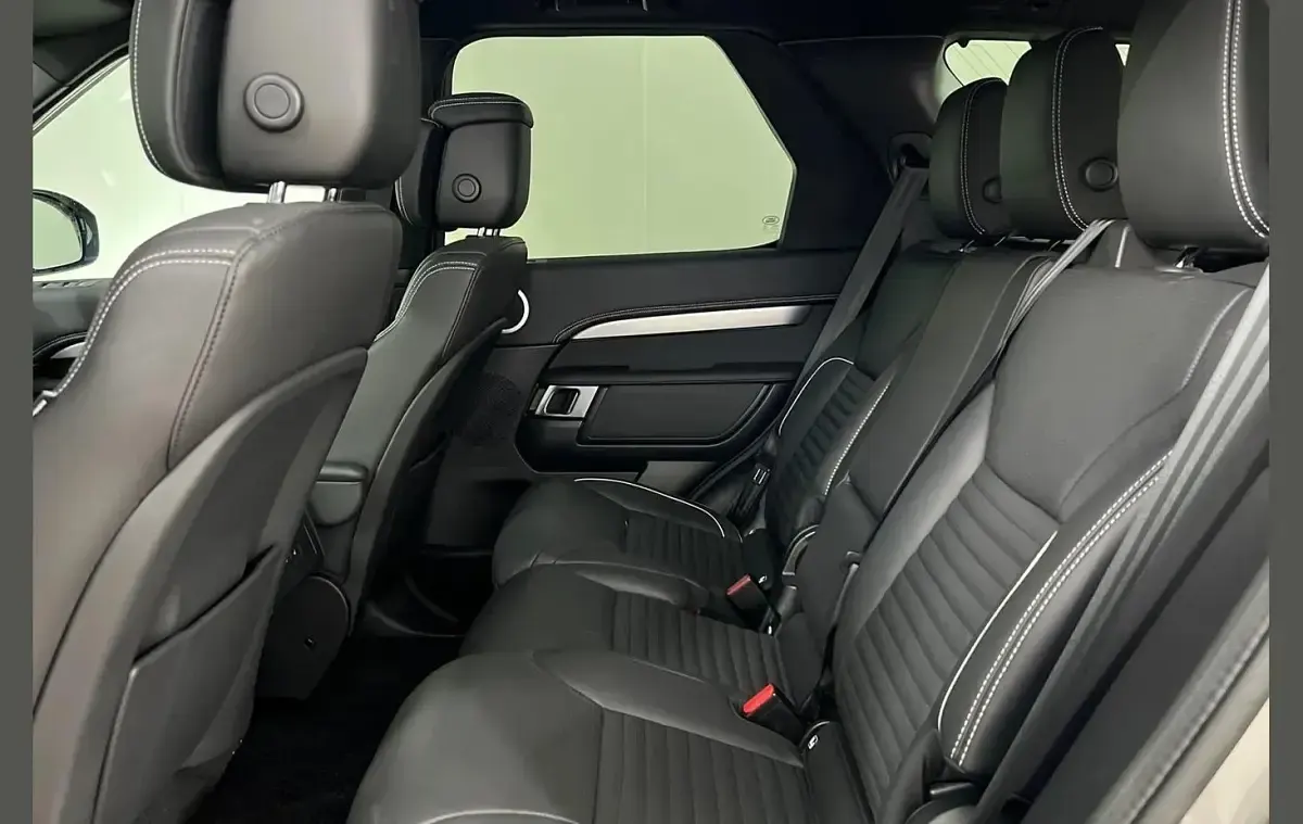 Used Land Rover Discovery HSE Dynamic 296 HP (217 kW) 2023 Silver SUV