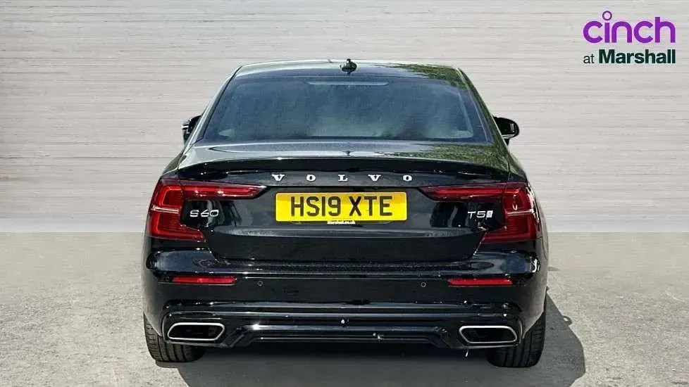 Used Volvo S60 R-Design 250 HP (183 kW) 2019 Black Sedan