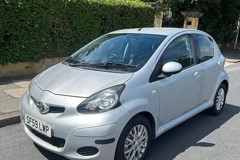 Silver Used 2009 Toyota Aygo Platinum Hatchback | £2,495 (Fair price) - Image 1/1