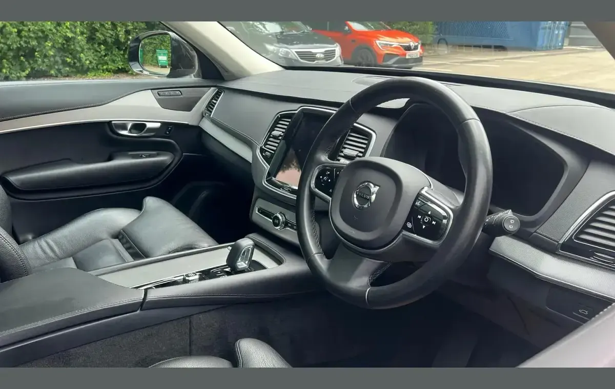 Used Volvo XC90 Plus 247 HP (181 kW) 2023 Grey SUV