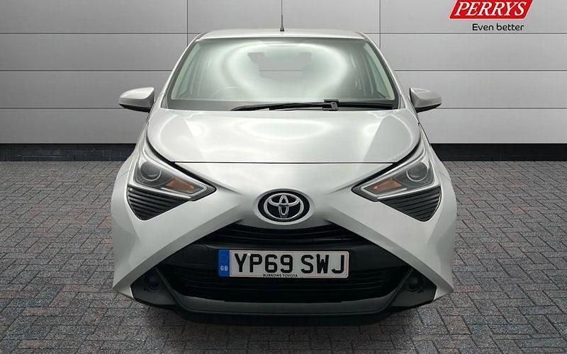 Used Toyota Aygo X-play 72 HP (52 kW) 2020 Hatchback