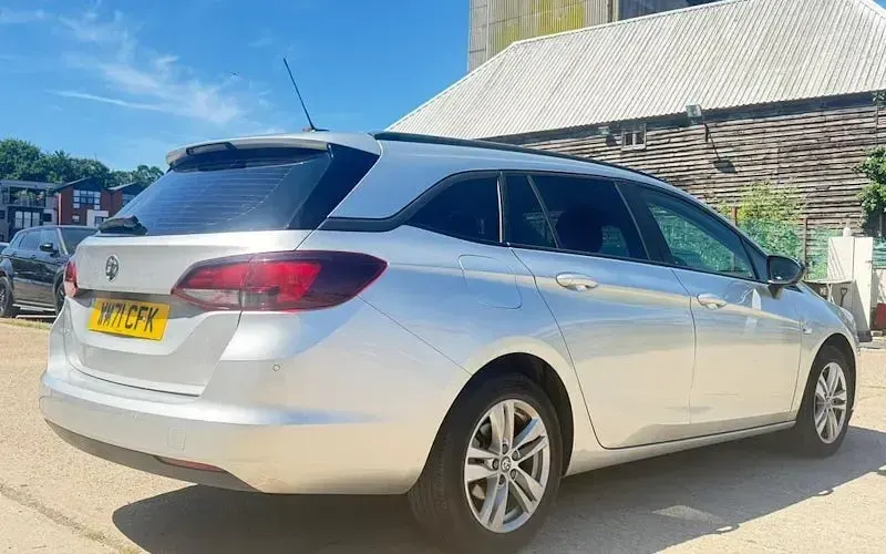 Used Vauxhall Astra Business Edition 131 HP (96 kW) 2021 Silver Estate