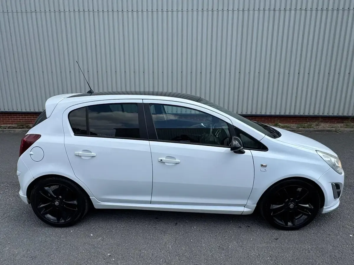 Used Vauxhall Corsa Edition 2013 White Hatchback
