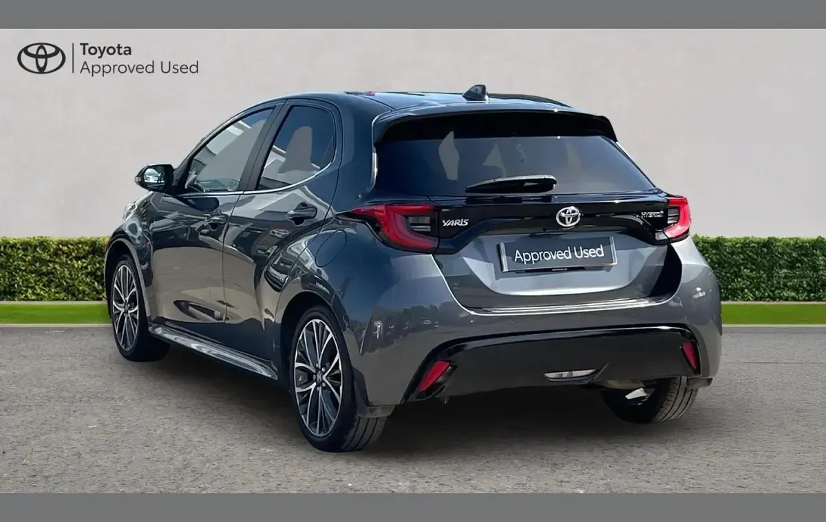 Second-hand Toyota Yaris Hybrid 116 CP (85 kW) 2023 Gri Hatchback
