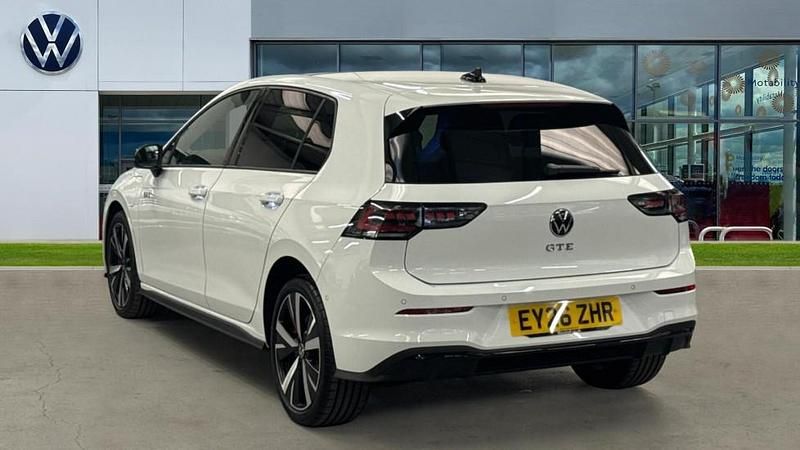 New VW Golf VIII GTE 272 HP (200 kW) 2026 Pure white Hatchback