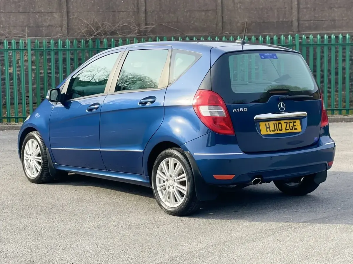 Used Mercedes A160 Elegance 2010 Blue Hatchback
