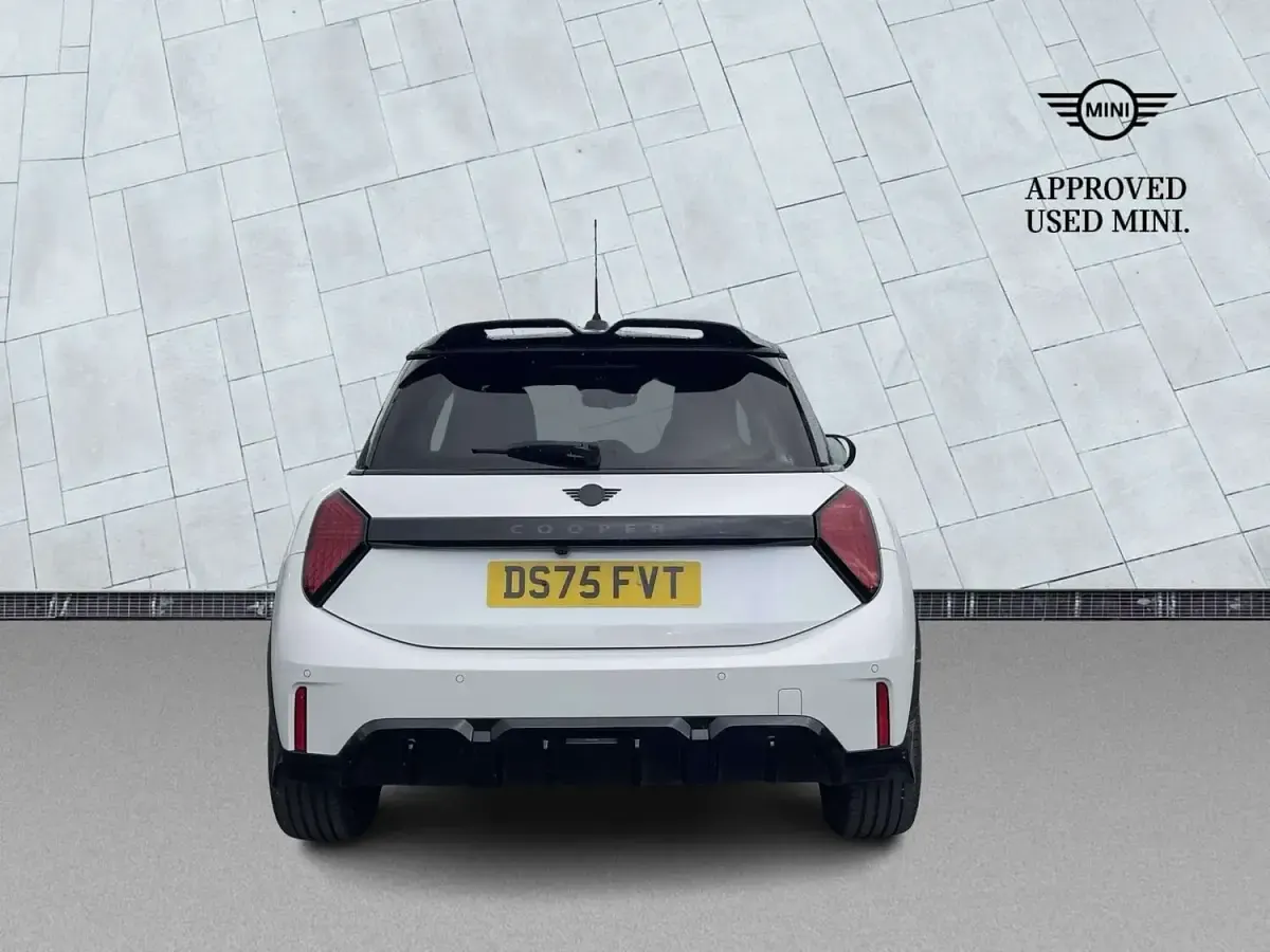 Used Mini Cooper Sport 113 kW (154 HP) 2026 White Hatchback
