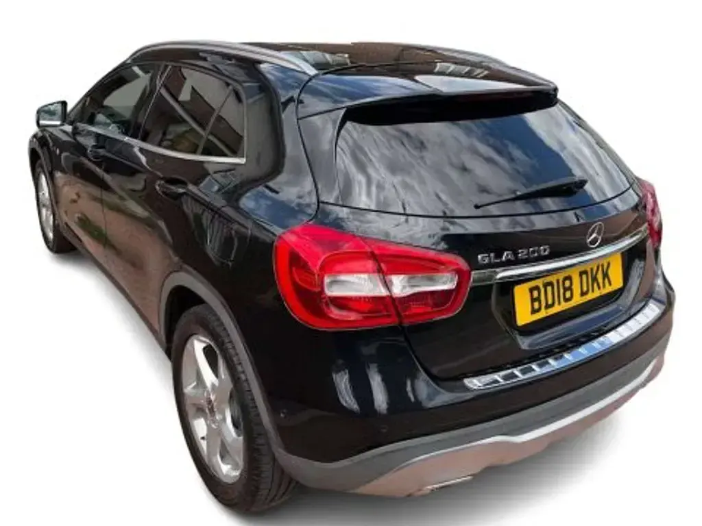 Used Mercedes GLA200 Executive 156 HP (114 kW) 2018 Black SUV