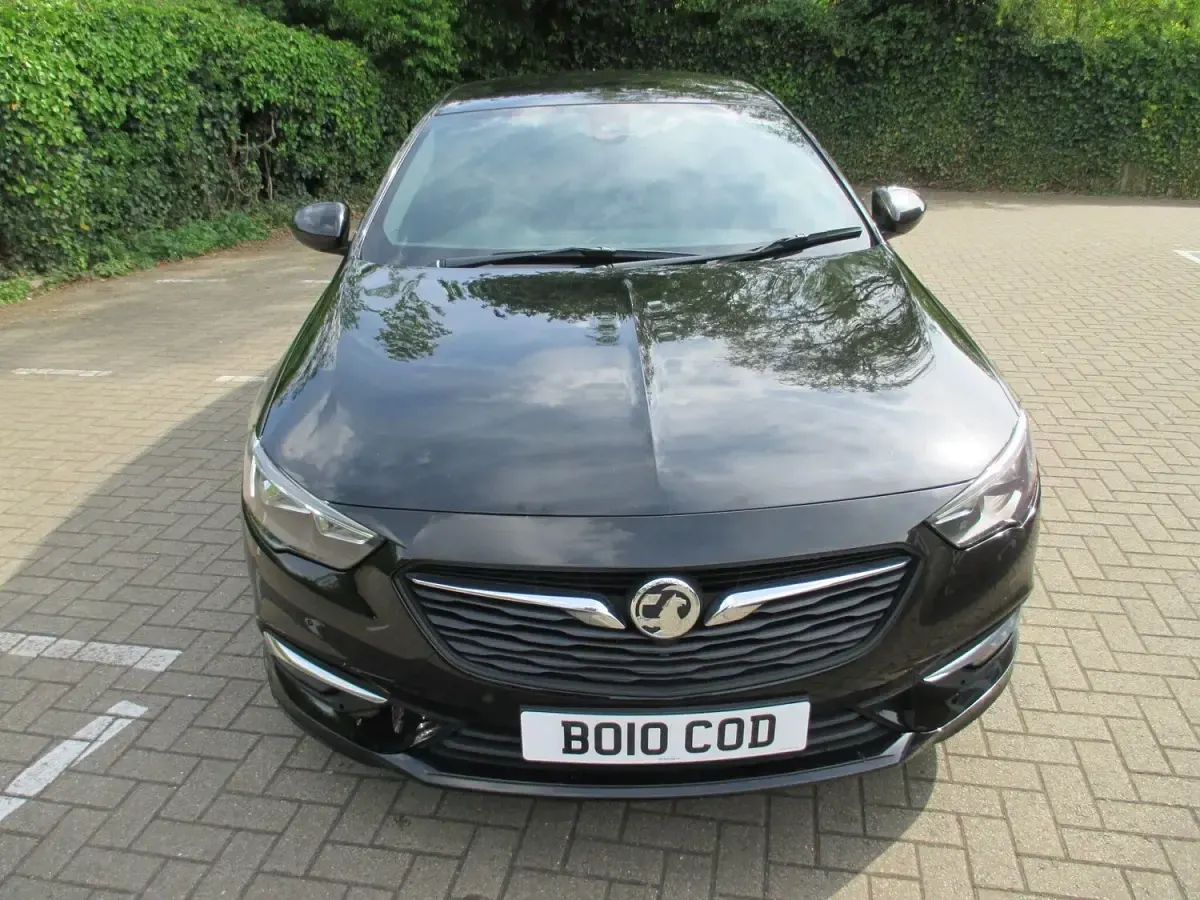 Used Vauxhall Insignia SRi 165 HP (121 kW) 2019 Black Hatchback