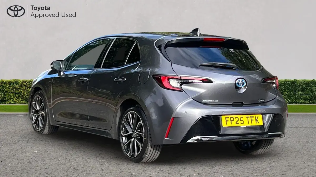 Used Toyota Corolla 140 HP (102 kW) 2025 Grey Hatchback