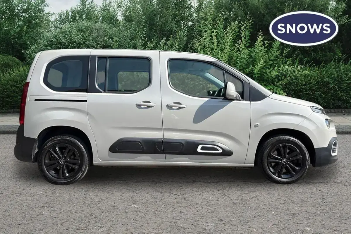 Used Citroën Berlingo Flair 127 HP (93 kW) 2020 Brown MPV