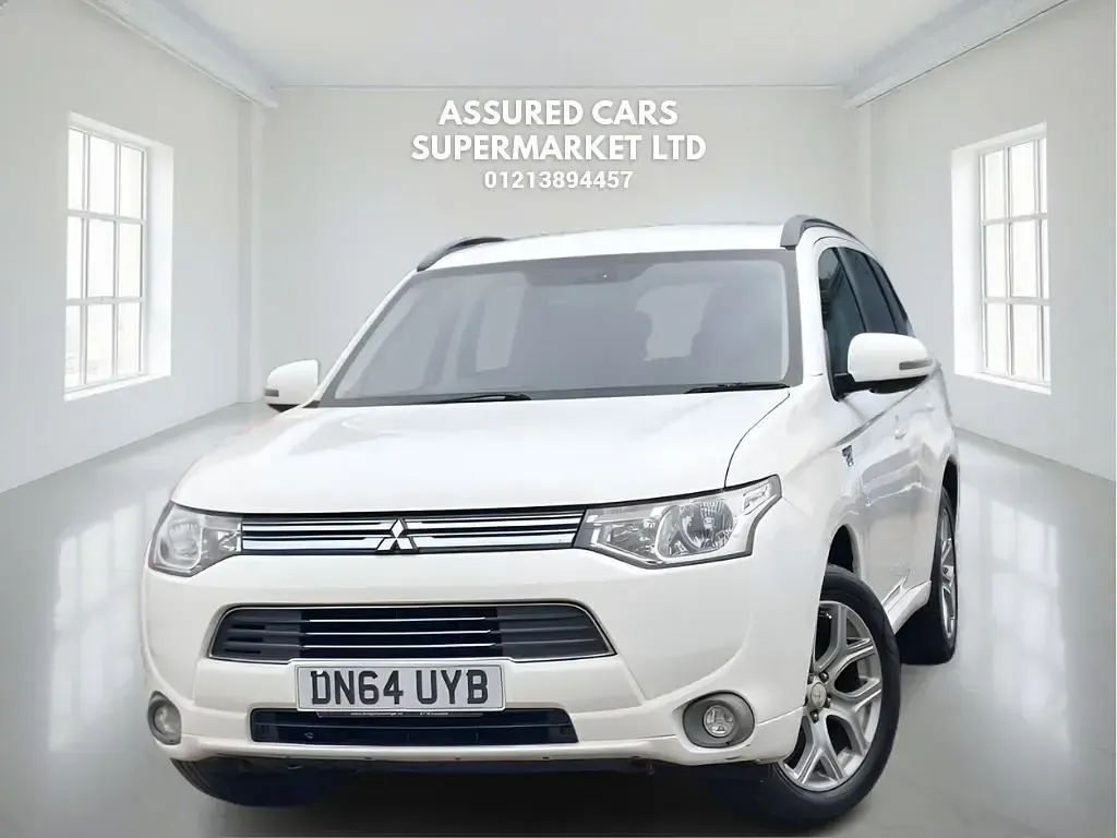 Used Mitsubishi Outlander P-HEV 200 HP (147 kW) 2014 White SUV