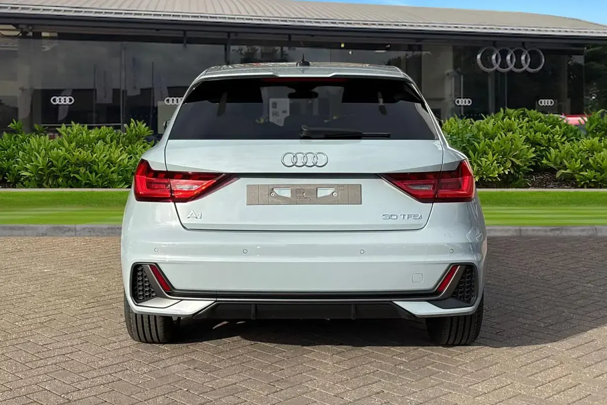 Nouă Audi A1 Sportback S-Line 2026 Gri Hatchback