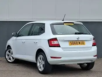 Used Skoda Fabia SE L 75 HP (55 kW) 2018 White Hatchback