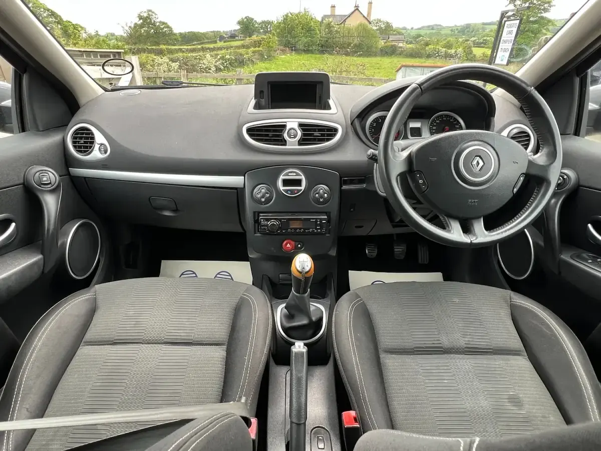 Used Renault Clio II GT-Line 2011 Grey Estate