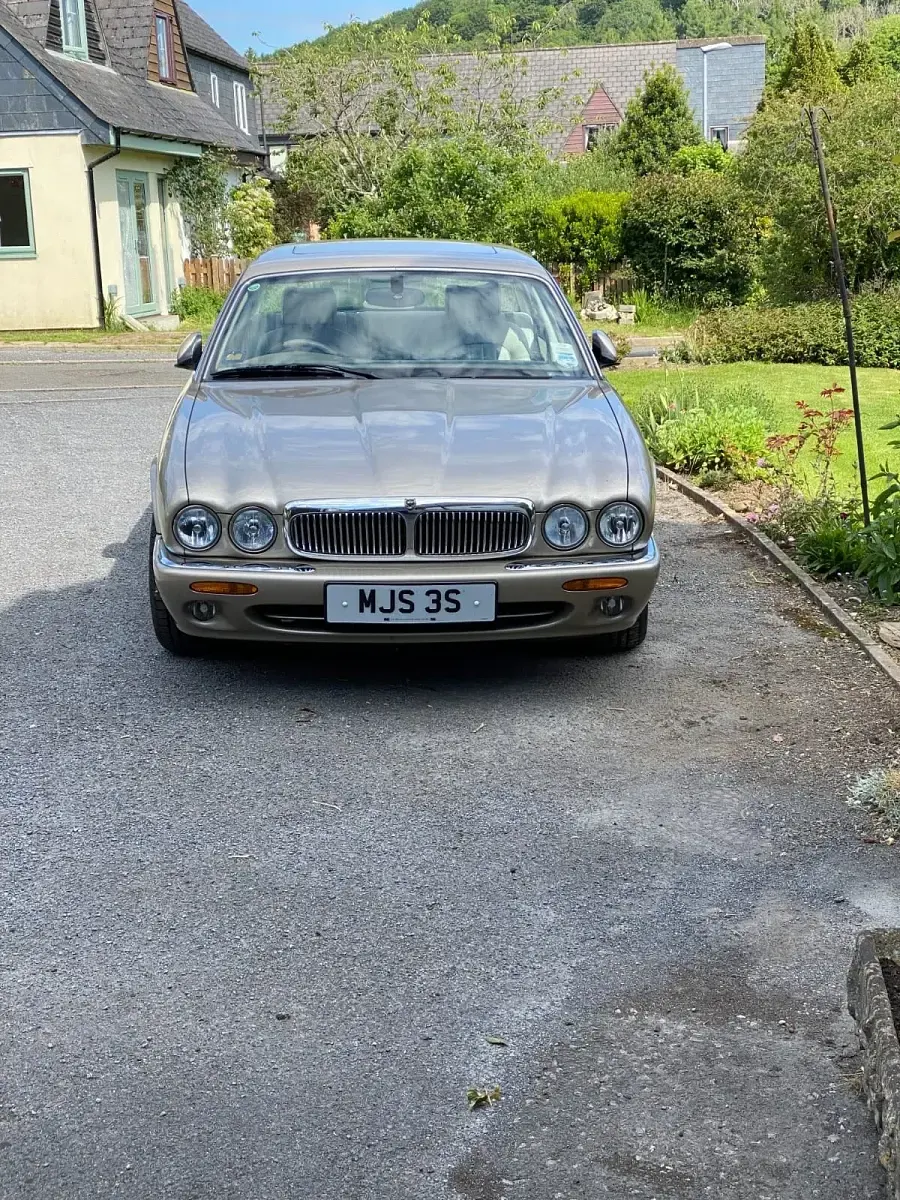 Usado Jaguar XJ Sovereign 2000 Bege Sedan