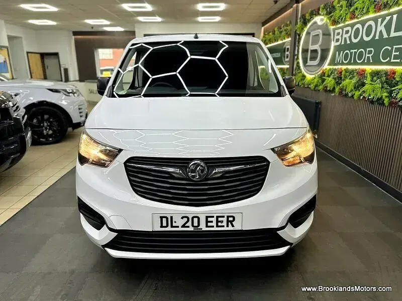 Used Vauxhall Combo Sportive 2020 White MPV