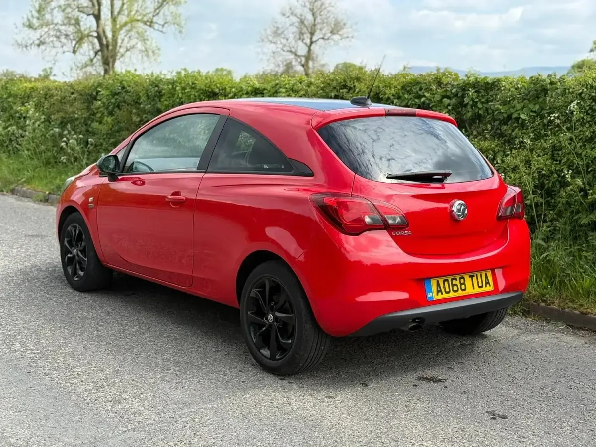 Second-hand Vauxhall Corsa 75 CP (55 kW) 2018 Roșu Hatchback