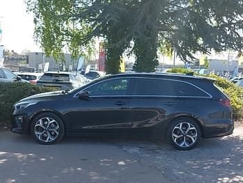 Usado Kia Ceed 138 HP (101 kW) 2020 Preto Citadino