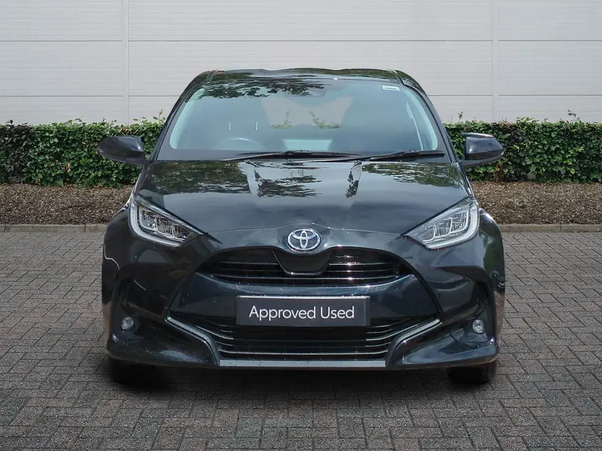 Used Toyota Yaris Design 116 HP (85 kW) 2024 Eclipse black Hatchback
