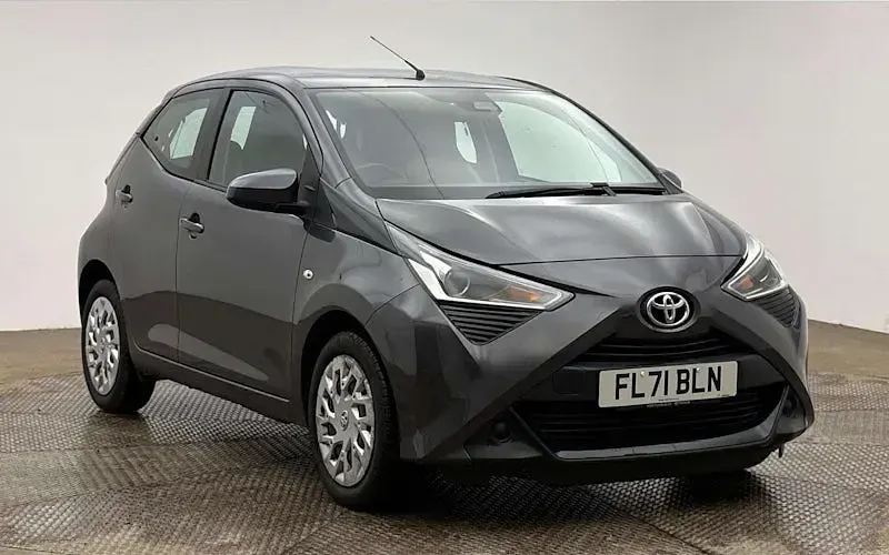 Used Toyota Aygo X-play 72 HP (52 kW) 2021 Hatchback