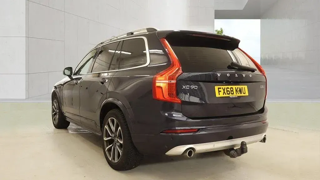 Used Volvo XC90 Momentum 235 HP (172 kW) 2018 Blue SUV