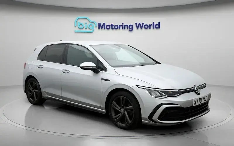 Second-hand VW Golf VIII R-line 150 CP (110 kW) 2024 Hatchback