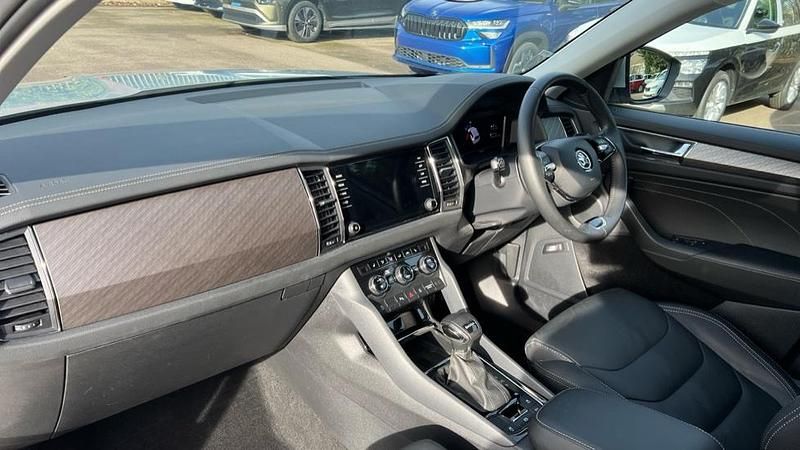 Used Skoda Kodiaq SE L Executive 150 HP (110 kW) 2024 Brilliant silver metallic SUV