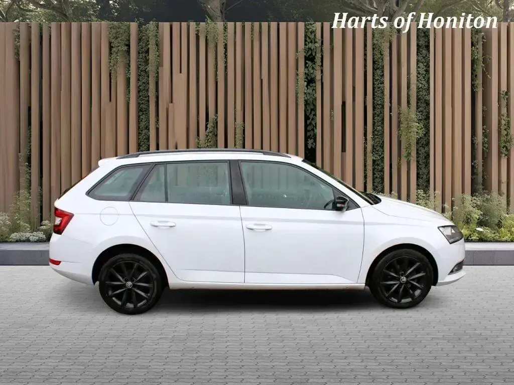 Used Skoda Fabia 2022 White Hatchback