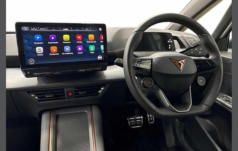 Used Cupra Born e-Boost 169 kW (230 HP) 2025 White Hatchback