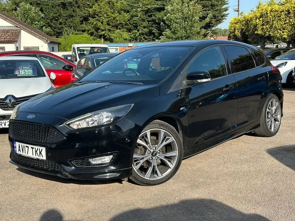Used Ford Focus ST-Line 120 HP (88 kW) 2017 Black Hatchback