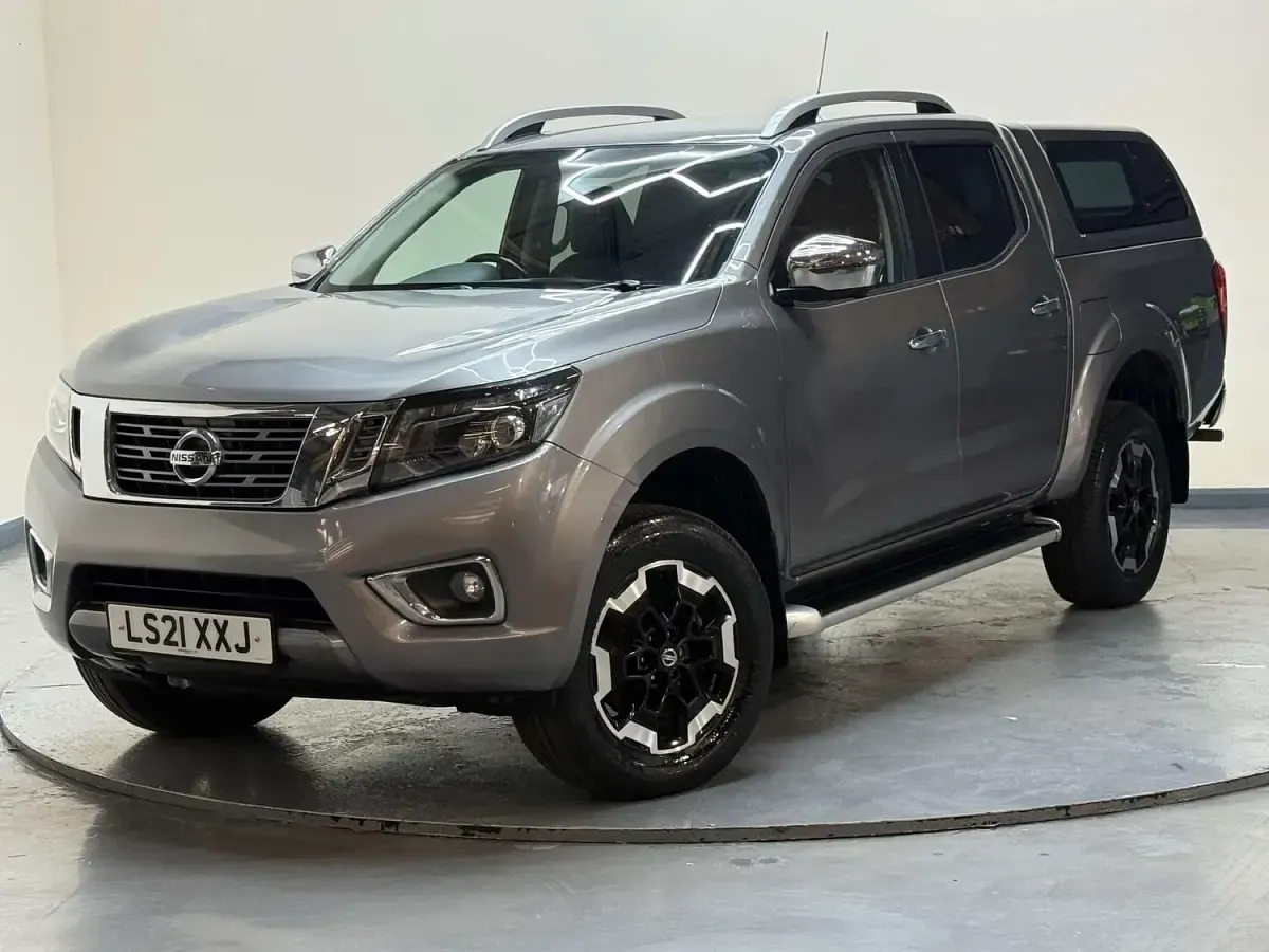 Used Nissan Navara Tekna 190 HP (139 kW) 2021 Grey Pickup