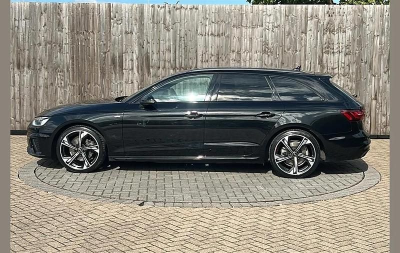 Used Audi A4 Black Edition 161 HP (118 kW) 2023 Black Estate