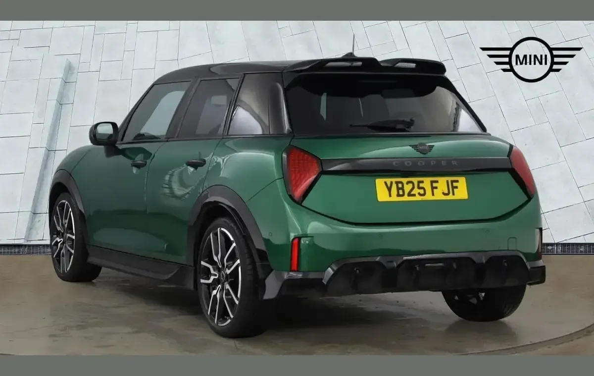 Used Mini Cooper Hatch 113 kW (154 HP) 2025 Green Hatchback
