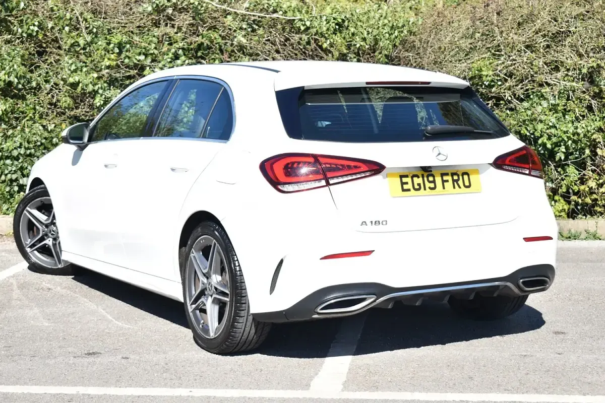 Used Mercedes A180 AMG line 136 HP (100 kW) 2019 White Hatchback
