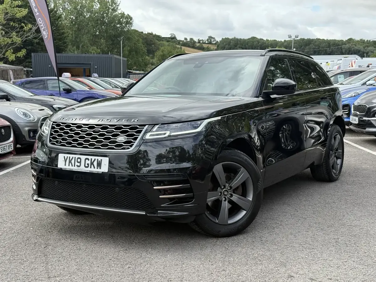 Used Land Rover Range Rover Velar R-Dynamic 179 HP (131 kW) 2019 Black SUV