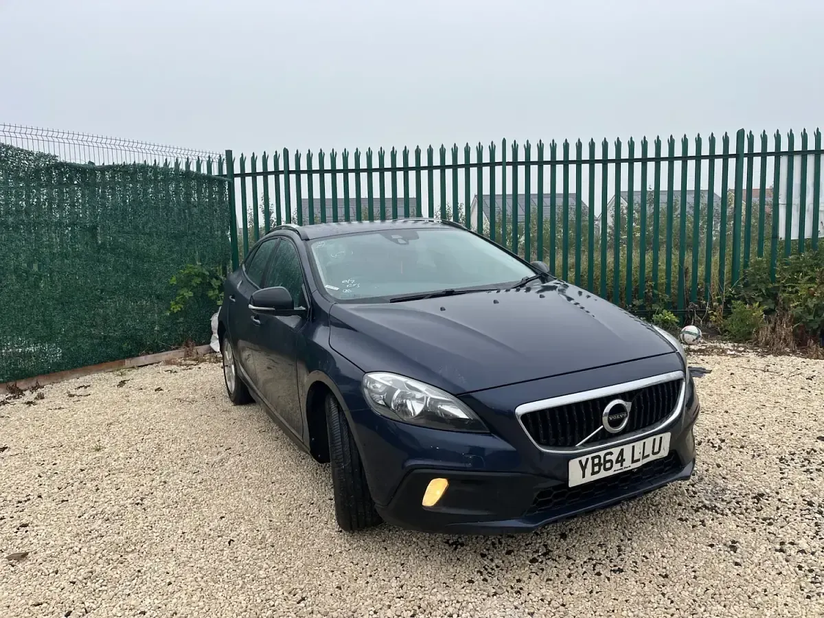 Used Volvo V40 SE 2014 Blue Hatchback